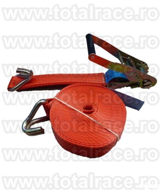 Total Race comercializeaza din stoc chingi ancorare marfa capacitate 5 tone lungime 12 metri, chinga ancorare marfa cu latime de banda 50 mm , chingi ancorat sarcini cu carlige ancorare tip gheara dublu , Lc 2500 daN drept si Lc 5000 daN peste incarcatura