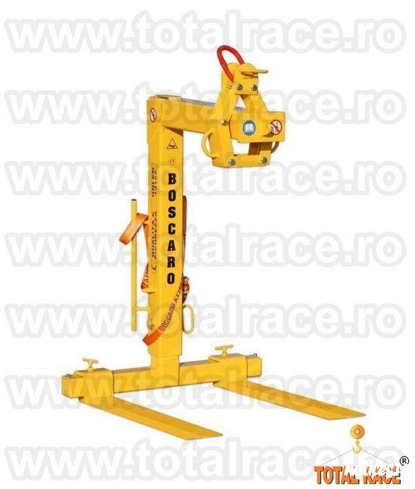 Total Race Romania livreaza din stoc furci macara, furci macara pentru europaleti, furci macara cu capacitati diferite, furci macara cu livrare din stoc sau la comanda, furci macara reglabile pe inaltime, furci macara cu lame reglabile, furci macara cu lu