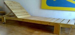 sezlonguri din lemn
