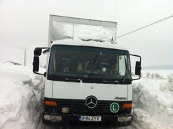 TRANSPORT MARFA INTERN SI INTERNATIONAL- TRANSPORT MOBILA CAMIOANE CU LIFT HIDRAULIC SI TRANSPALETA
