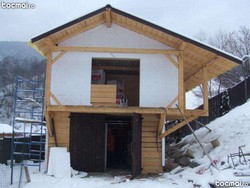 Execut case structura lemn cabane si mobilier din lemn natur