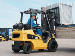 Inchiriez motostivuitoare– 3,5 t, 5 t, 7 t