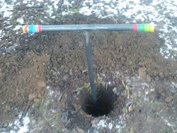 Burghiu manual pentru pamant, Foreza manuala de plantat stalpi de beton