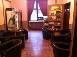 CAFENEA SNACK-BAR IN PIATA PRESEI