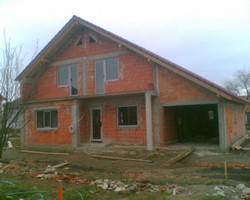 CONSTRUCTORII SERIOSI CU EXPERIENTA