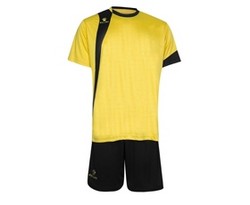 Echipament sportiv marca Kelme
