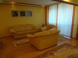 Inchiriez apartament 2 camere in zona Plaza