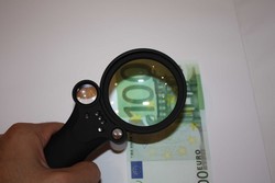 Lupa tripla 2.5x 25x 55x filatelica numismatica ceasornicar cu lumina alba si uv ultraviolet