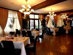 Restaurant specific romanesc Hanul Calugarenilor