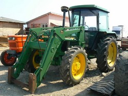 TRACTOR JOHN DEERE 1640