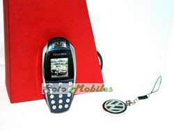 Telefon breloc touareg in forma de alarma auto