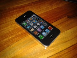 Vand Iphone 4 codat (Tecuci)