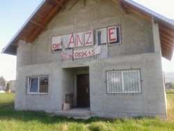Vila P+1 la gri, teren 1000 mp, inst. electrica, termica, sanitara, Darmanesti, Suceava, 47000 EUR