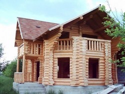 Construim case din lemn rotund