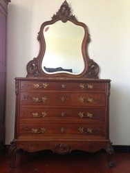 comoda stil rocaille in lemn de nuc 550 euros