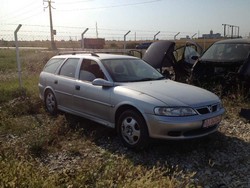 dezmembrez opel vectra b an 2001