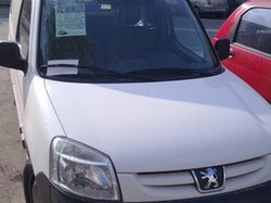 dezmembrez peugeot partner 2004 1.9 d