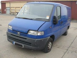 Dezmembrez peugeot boxer 2001