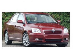 Dezmembrez toyota avensis din 2002