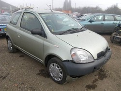 Dezmembrez toyota yaris 1999-2002