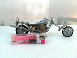 macheta motocicleta din piese de ceas
