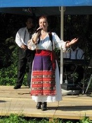 Interpretare  muzica popu lara la nunta si botez